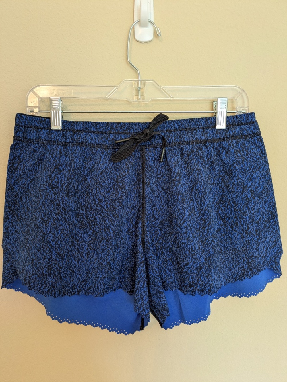 Lululemon Hit It Short Circuit Cerulean Blue Black